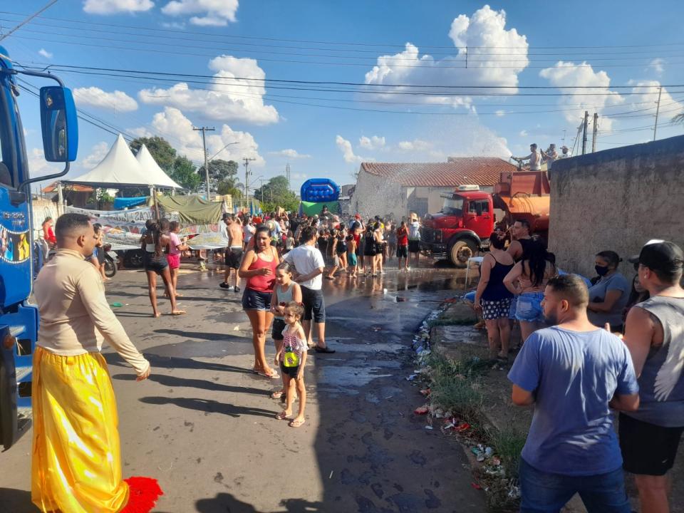 Foto 8 de 8 — De Graça: festa Infantil resgata brincadeiras e leva alegria as crianças do bairro Maria Luiza